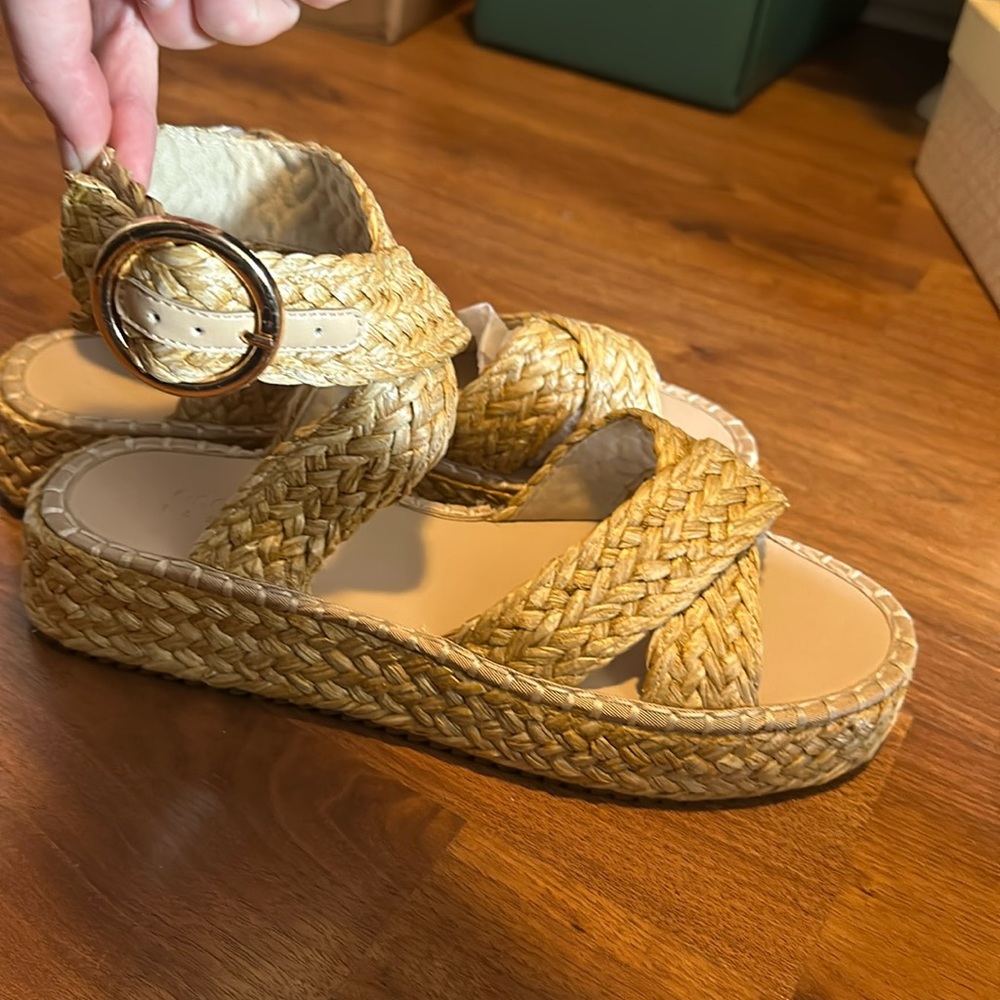 Platform sandals